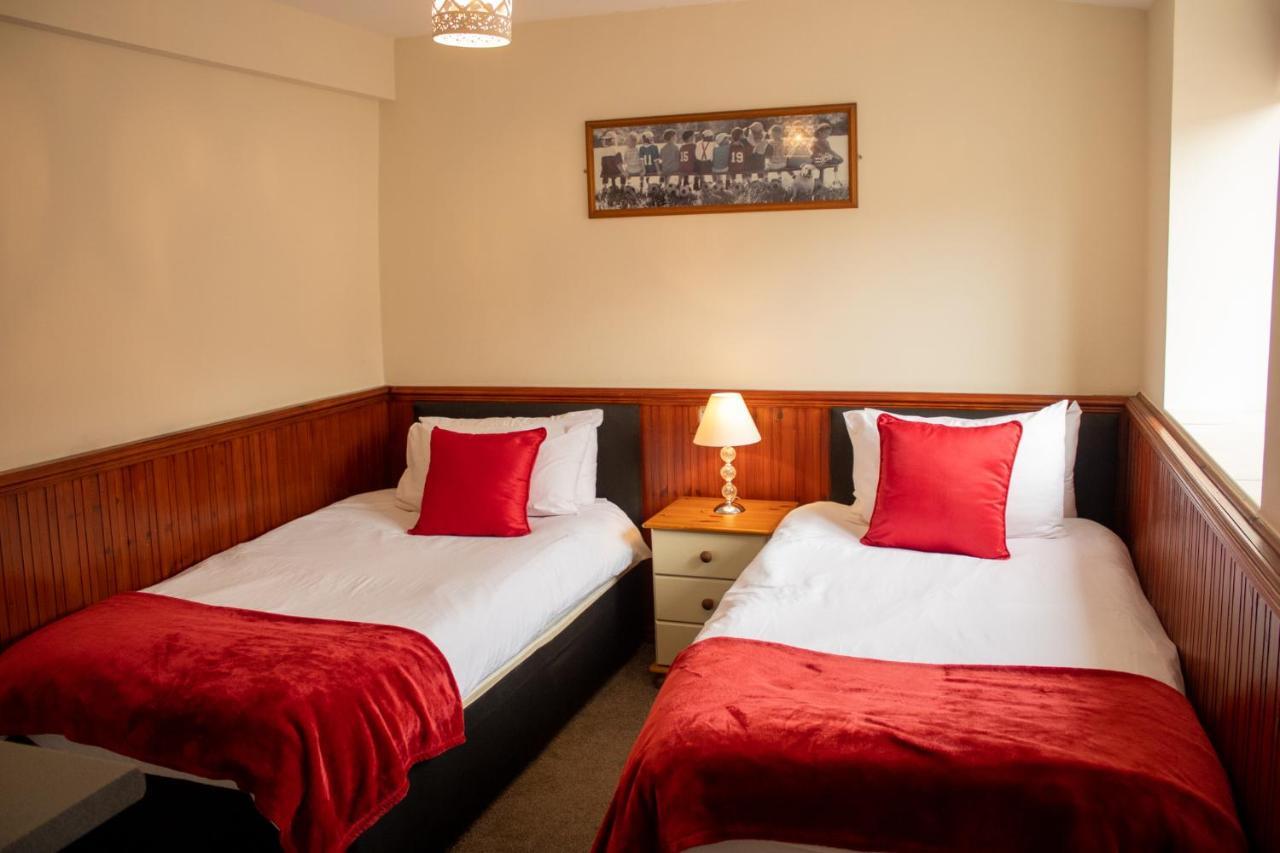 The Dolphin Hotel Чард Экстерьер фото